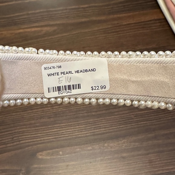 Pearl Headband - Picture 3 of 6